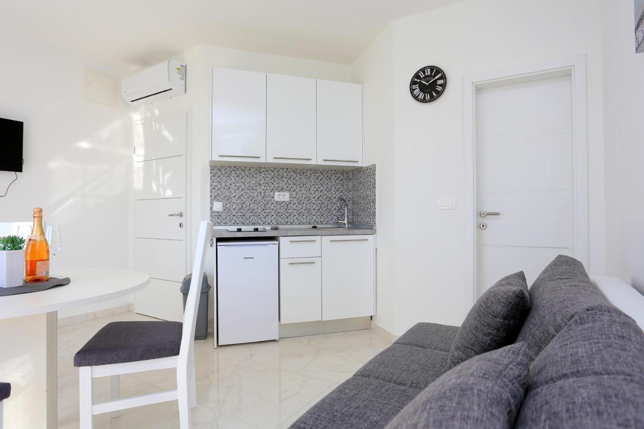 Family Friendly Apartments With A Swimming Pool Zivogosce - Porat, Makarska - 18150 Exterior foto